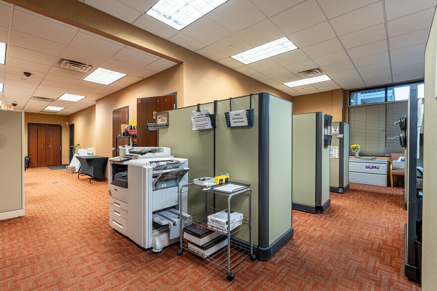 More Photos Of 16105 S La Grange Rd, Orland Park Medical For Lease