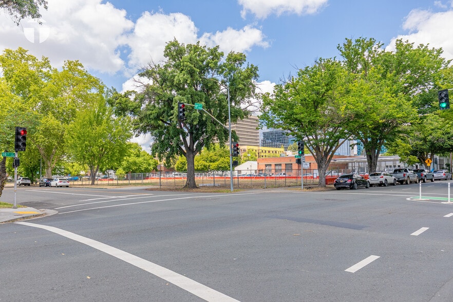 More Photos Of 905 S St, Sacramento Apartments For Sale