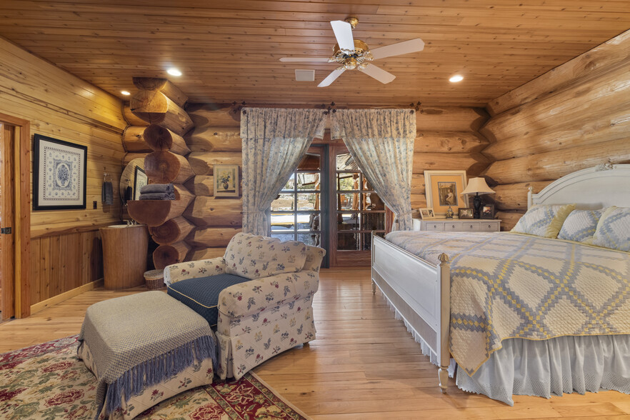 More Photos Of 1613 Black Canyon Rd, Heber Lodge Meeting Hall For Sale