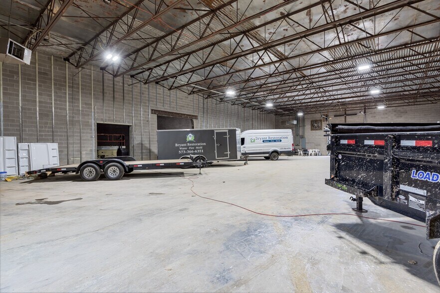 More Photos Of 519 Benham St, Bonne Terre Light Manufacturing For Sale