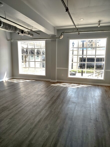 More Photos Of 801 Church St, Lynchburg Office Residential For Lease
