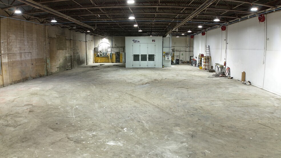 More Photos Of 14410 Meyers Rd, Detroit Industrial For Sale