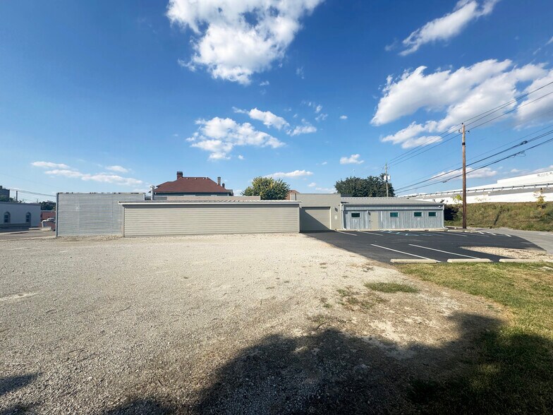 More Photos Of 220 N Davidson St, Indianapolis Research And Development For Lease