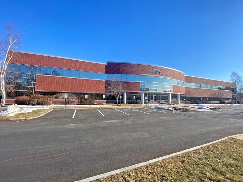 More Photos Of 273 Corporate Dr, Portsmouth Office For Lease