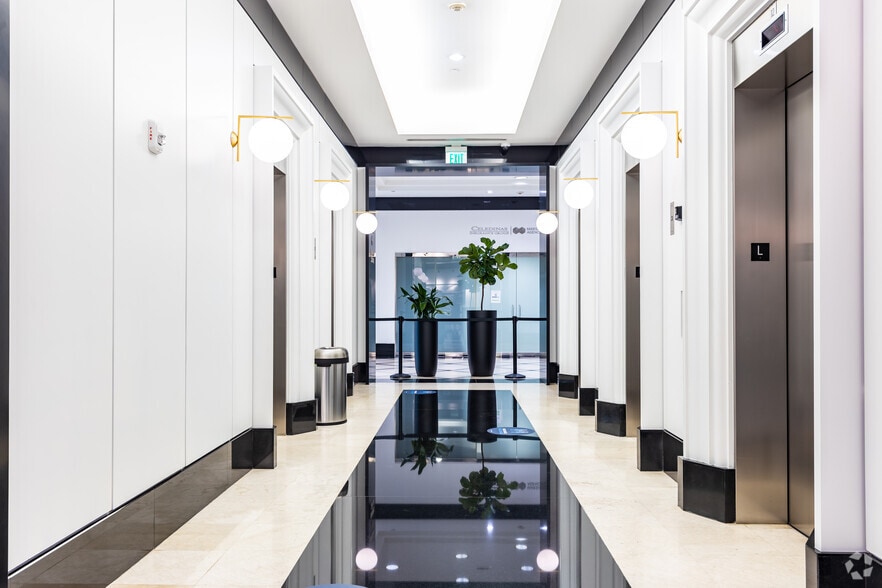 More Photos Of 1111 Brickell Ave, Miami Office For Lease