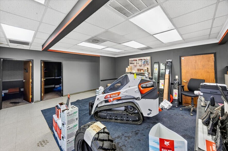 More Photos Of 4308 Interstate Dr, Macon-Bibb Office For Lease
