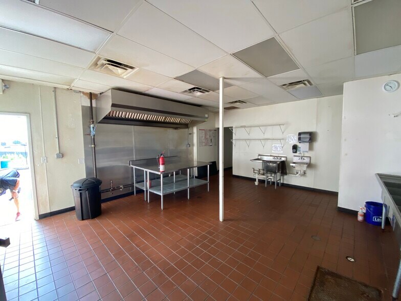 More Photos Of 150 Athens Hwy, Loganville Storefront For Lease
