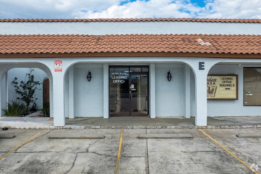 More Photos Of 6239 Edgewater Dr, Orlando Unknown For Lease