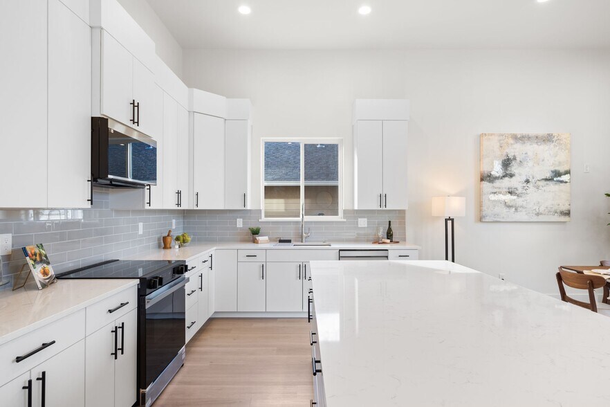 More Photos Of 1801 SE Brookwood Ave, Hillsboro Specialty For Sale