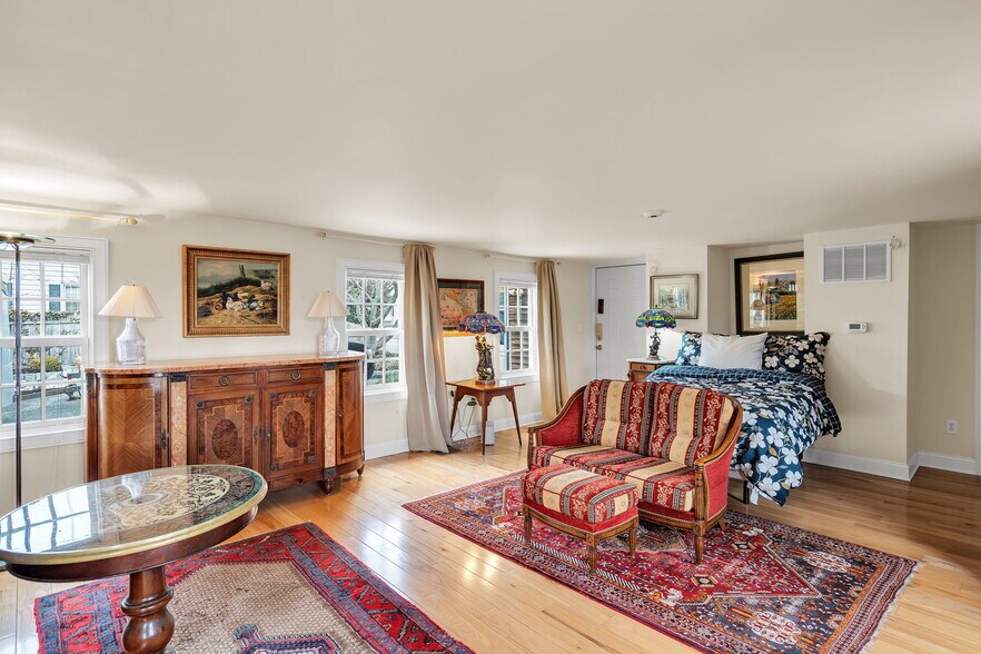 More Photos Of 137 Stockton St, Hightstown Flex For Sale