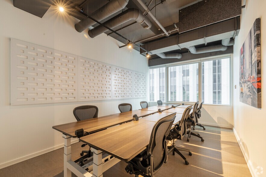 More Photos Of 150 Elgin St, Ottawa Office For Sale