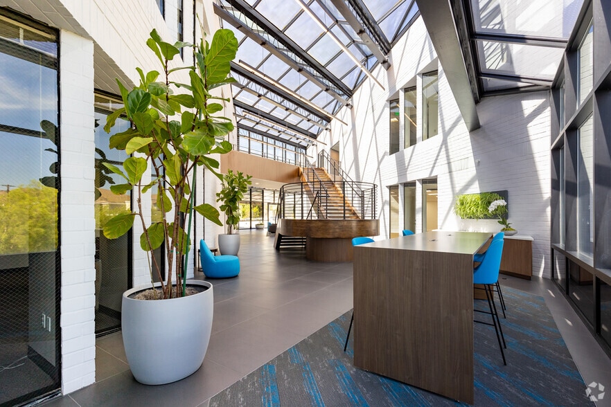 More Photos Of 30851 Agoura Rd, Agoura Hills Loft Creative Space For Lease