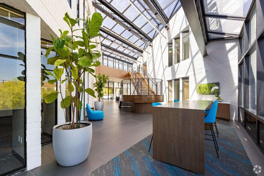 More Photos Of 30851 Agoura Rd, Agoura Hills Loft Creative Space For Lease