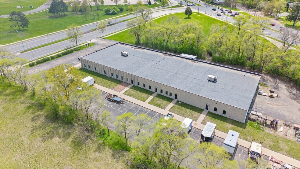 More Photos Of 2104 International Ln, Madison Light Distribution For Sale