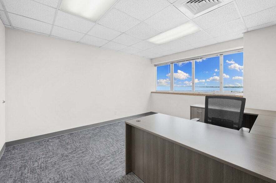 More Photos Of 500 N Water St, Corpus Christi Office For Lease