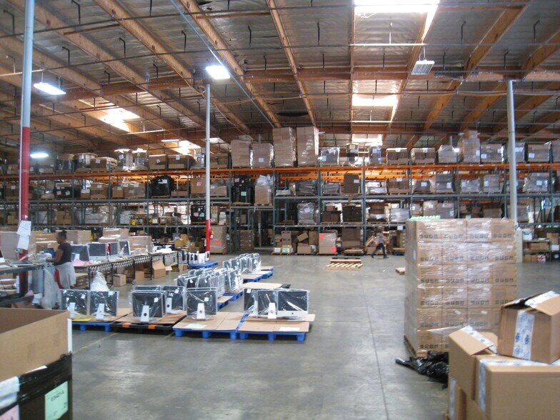 More Photos Of 43195 Business Park Dr, Temecula Warehouse For Lease