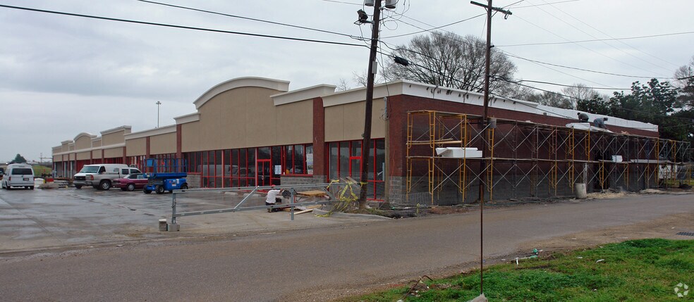 More Photos Of 6224 Plank Rd, Baton Rouge Service Station For Lease