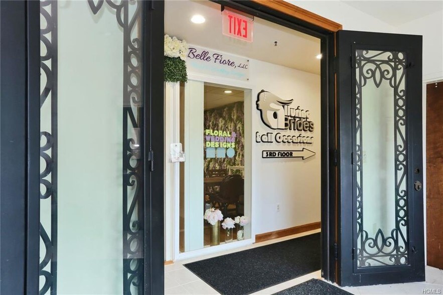 More Photos Of 35 S Middletown Rd, Nanuet Office For Lease