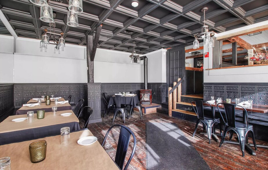 More Photos Of 2 W Main St, Littleton Hotel For Sale