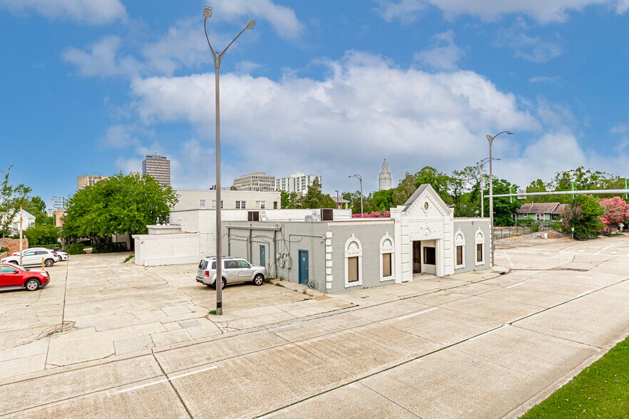 More Photos Of , Baton Rouge Office For Sale