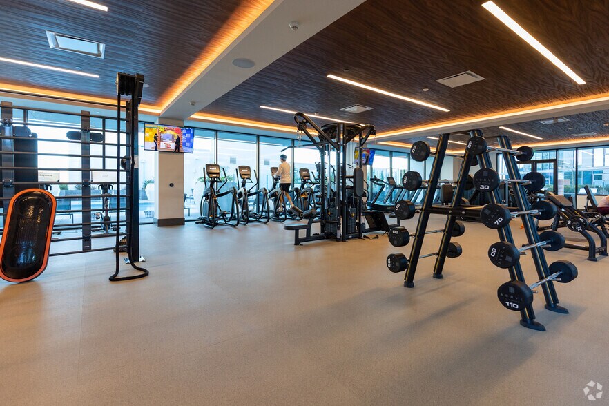 More Photos Of 2801 Sunset Pl, Los Angeles Apartments For Lease