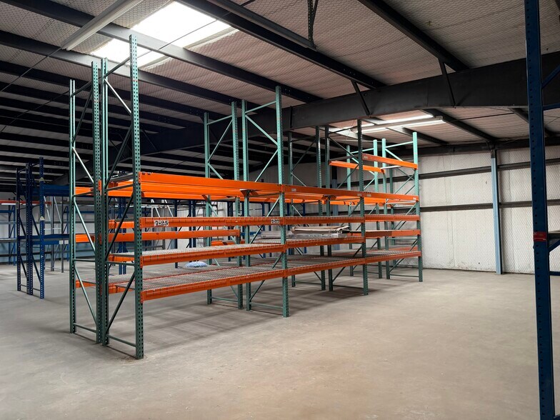 More Photos Of 6995 Industrial Ave, El Paso Flex For Lease