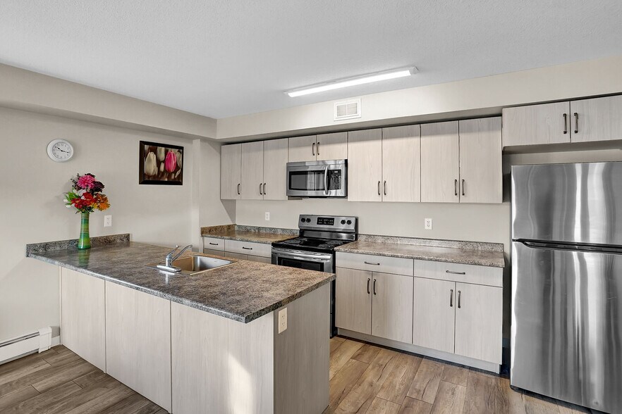 More Photos Of 1175 Pasqua St, Regina Apartments For Sale