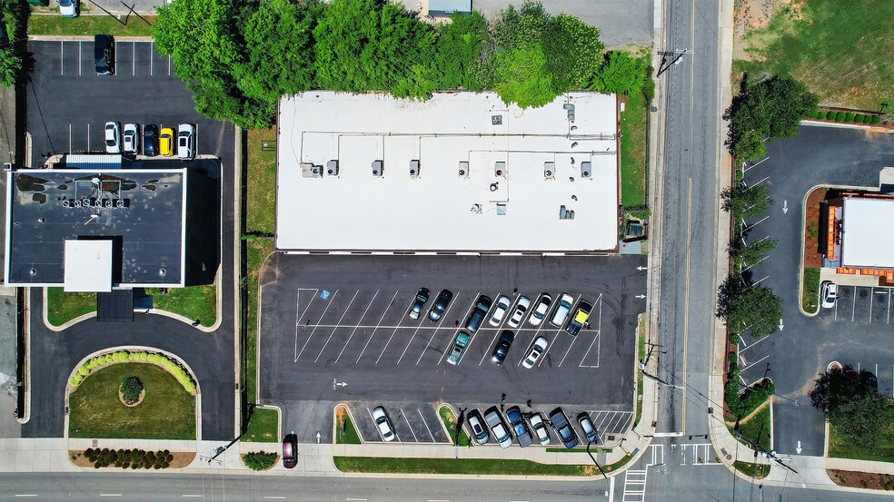 More Photos Of 2417 N Tryon St, Charlotte Unknown For Lease