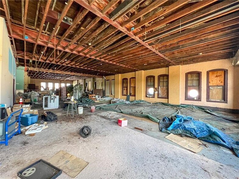 More Photos Of 119 E Wayne St, Butler Office Residential For Sale