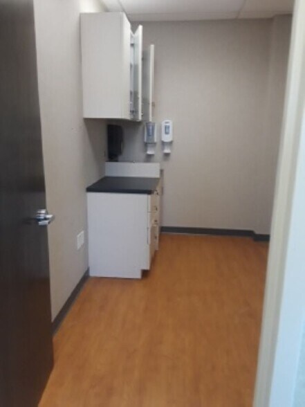 More Photos Of 310 E Shore Rd, Great Neck Medical For Sale