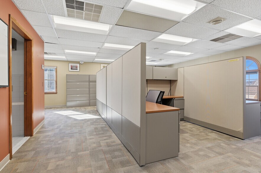 More Photos Of 352 Park Ave, Woonsocket Office For Sale