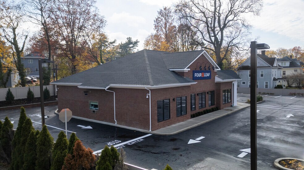 More Photos Of 16 Forest Ave, Glen Cove Office For Sale