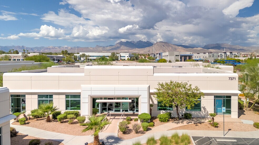 More Photos Of 7371 Prairie Falcon Rd, Las Vegas Office For Lease