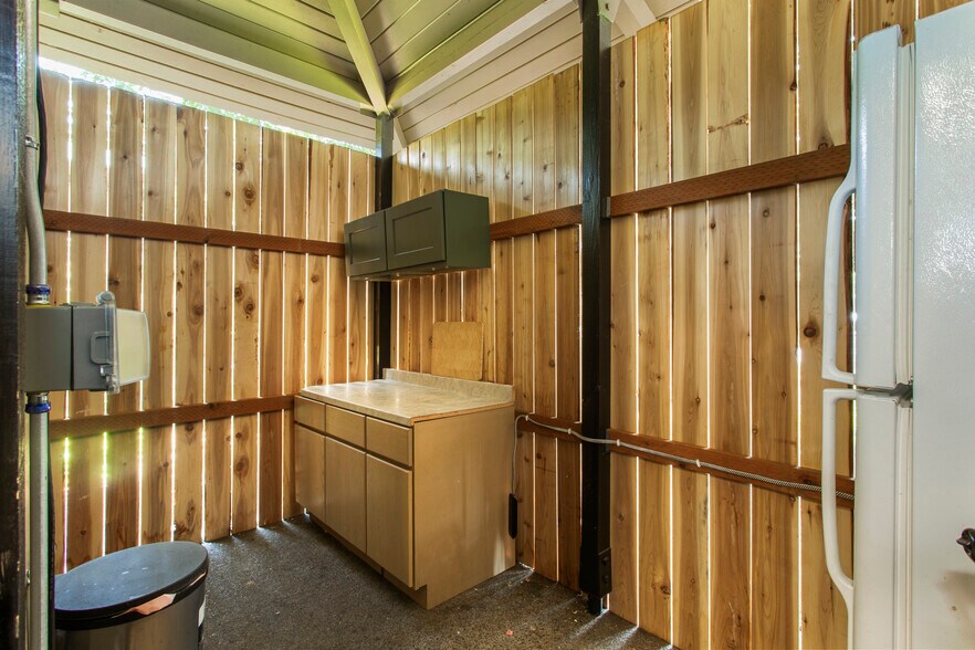 More Photos Of 15390 SW 116th Ave, Portland Medical For Sale