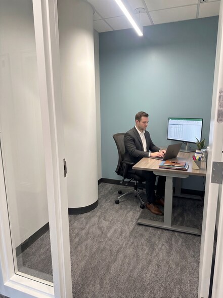 More Photos Of 10 Burton Hills Blvd, Nashville Coworking Space