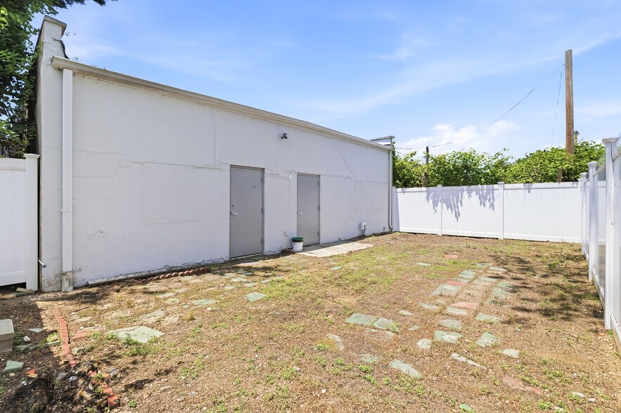 More Photos Of 1905 Bellmore Ave, Bellmore Storefront For Sale