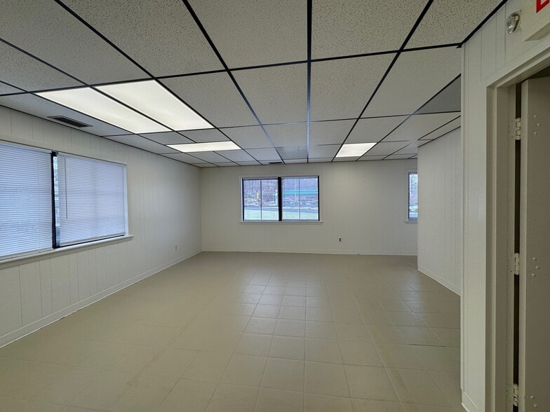 More Photos Of 201 Westfield St, West Springfield General Retail For Lease