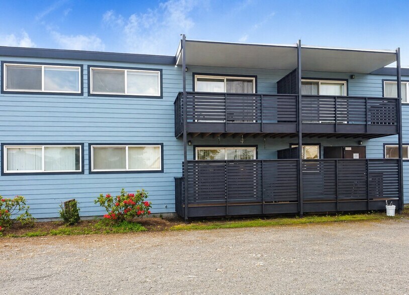 More Photos Of 702 L St, Hoquiam Apartments For Sale