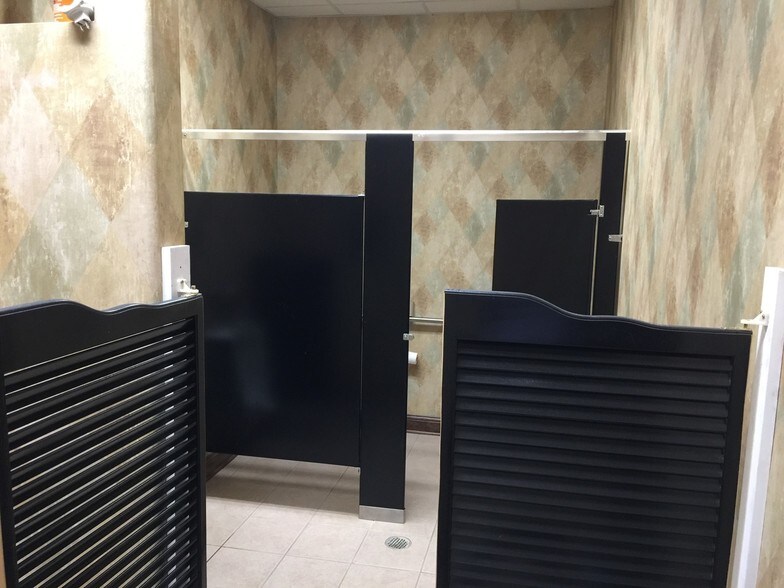 More Photos Of 9335 Ellerbe Rd, Shreveport General Retail For Lease