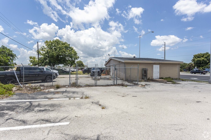 More Photos Of 320 Us Highway 41 Byp S, Venice Freestanding For Lease