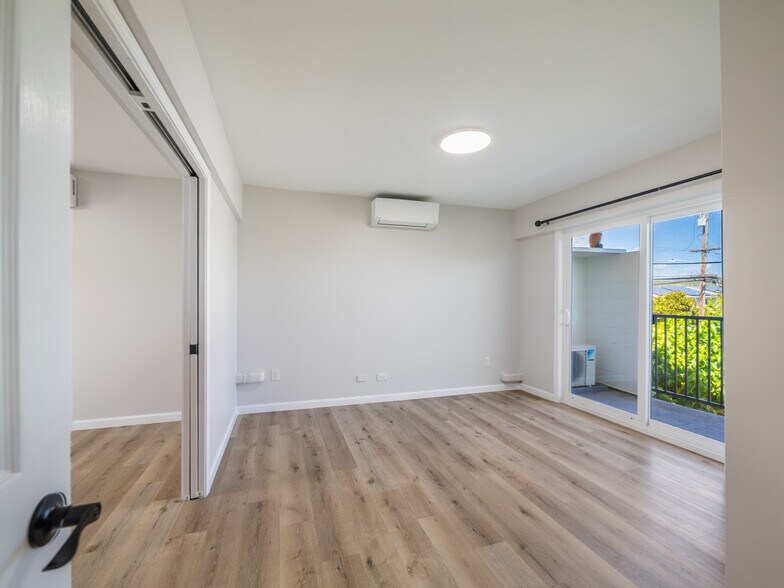 More Photos Of 54 Maluniu Ave, Kailua Apartments For Sale