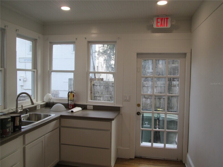 More Photos Of 128 Orange Ave, Leesburg Office Residential For Lease