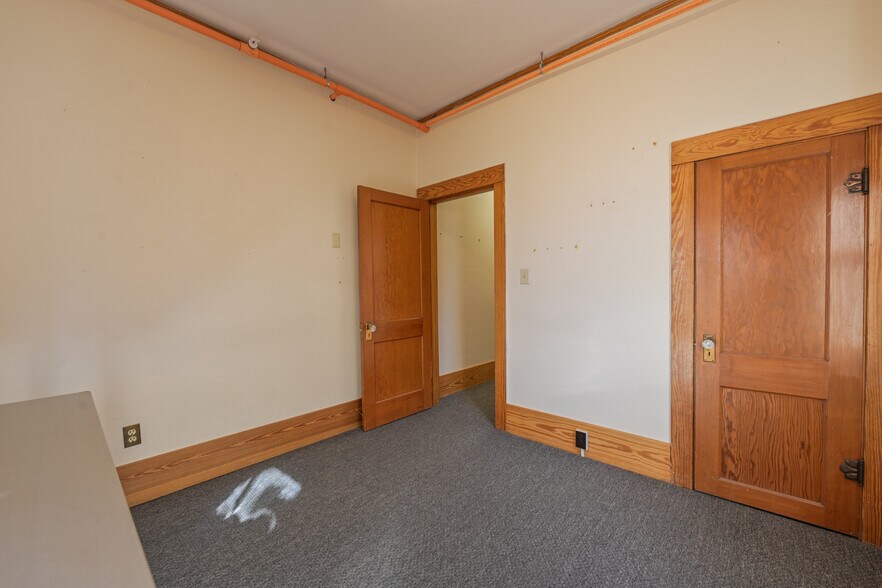 More Photos Of 322 N Main St, Gunnison Office Residential For Sale