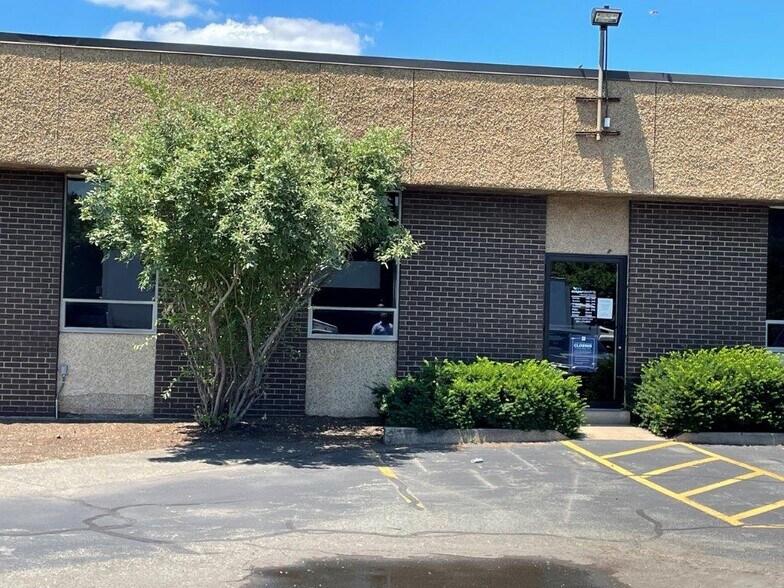 More Photos Of 969 Newark Tpke, Kearny Warehouse For Lease