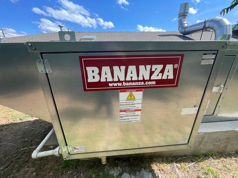 More Photos Of 5985 Lamar St, Arvada Warehouse For Lease