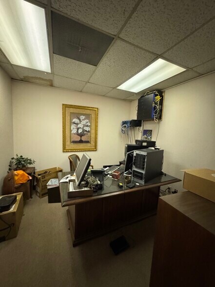 More Photos Of 8716 SE 15th St, Oklahoma City Distribution For Sale