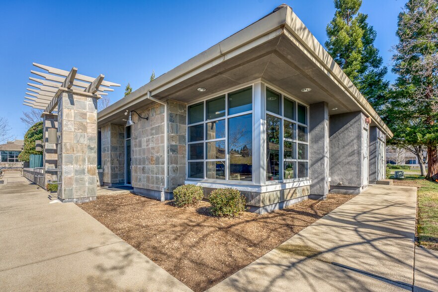 More Photos Of 975 Reserve Dr, Roseville Medical For Sale