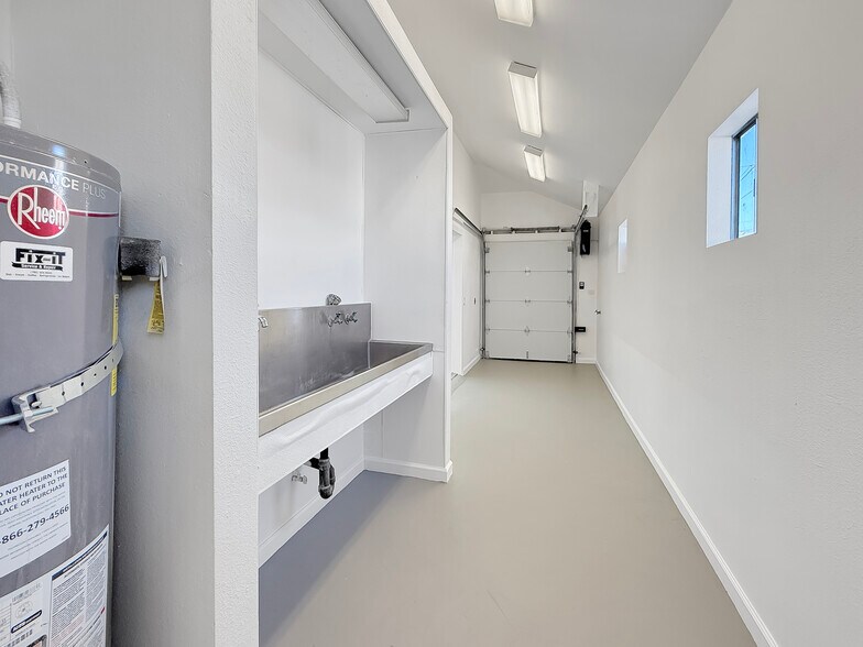 More Photos Of 36805 Cathedral Canyon Dr, Cathedral City Industrial For Sale