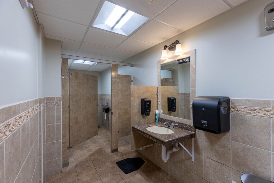 More Photos Of 1428 Center St, Ludlow Restaurant For Sale