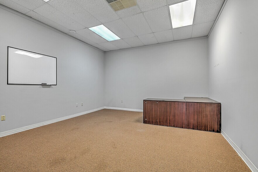 More Photos Of 10376 Wallace Alley St, Kingsport Office For Lease